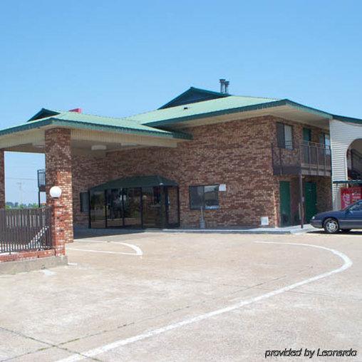 Regency Travel Inn Hayti Exterior photo