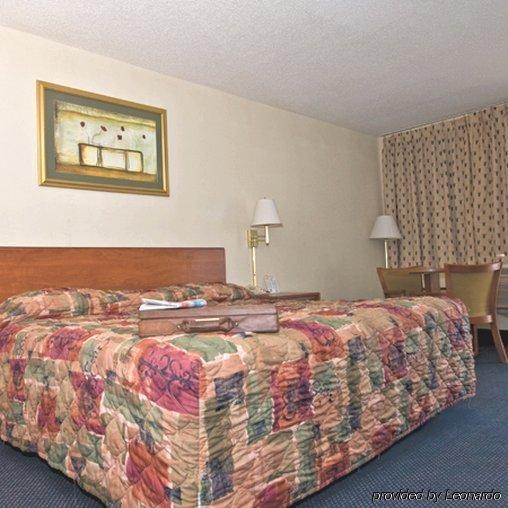 Regency Travel Inn Hayti Room photo
