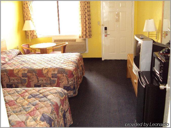 Regency Travel Inn Hayti Room photo